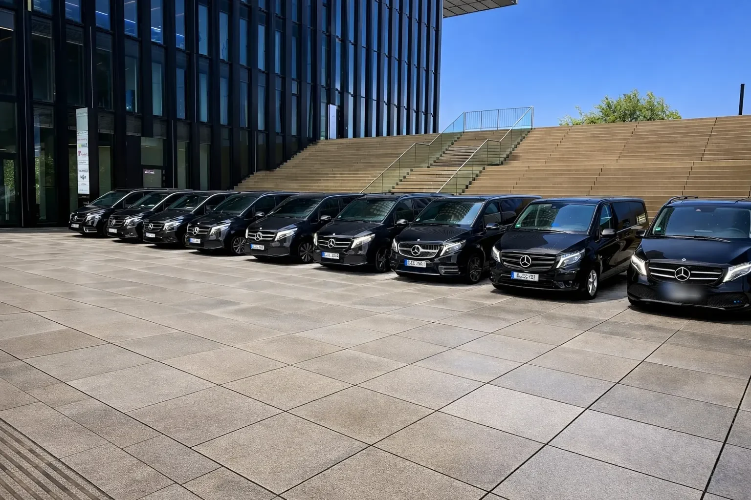 ComfortCars V-Class fleet for a large trade fair operation in Düsseldorf